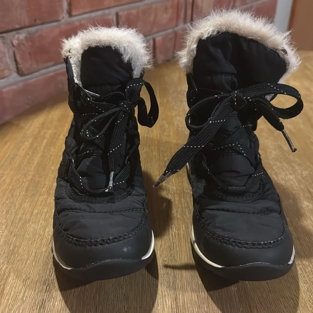 Sorel Kids' Whitney Black Waterproof Shearling Winter Booties Size 2